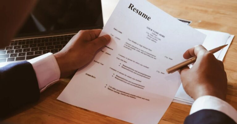 Réussir votre CV Canadien : Guide Pratique pour Booster votre Employabilité au Canada