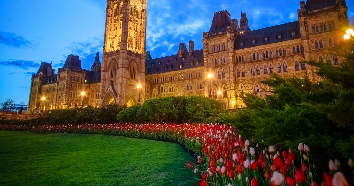 Visit Ottawa and surrounding area