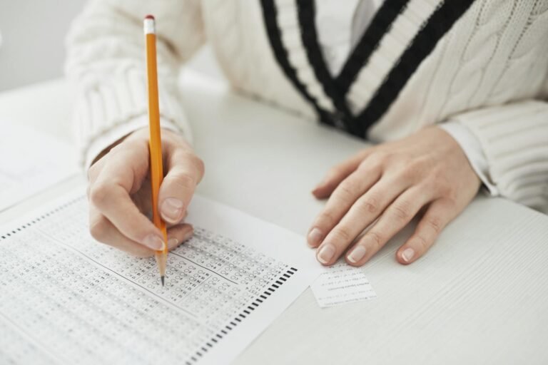 TEF Canada et TCF Canada : lequel est plus facile ?