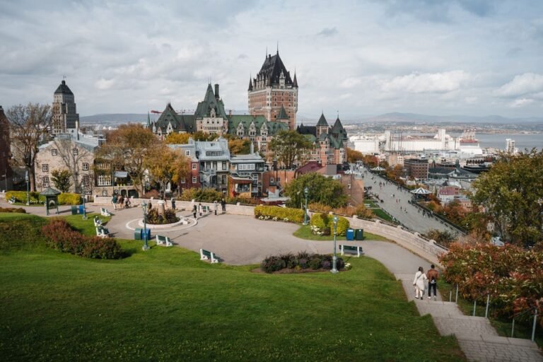 Entrée express et études au Québec : compatibilité, délais et précautions à prendre